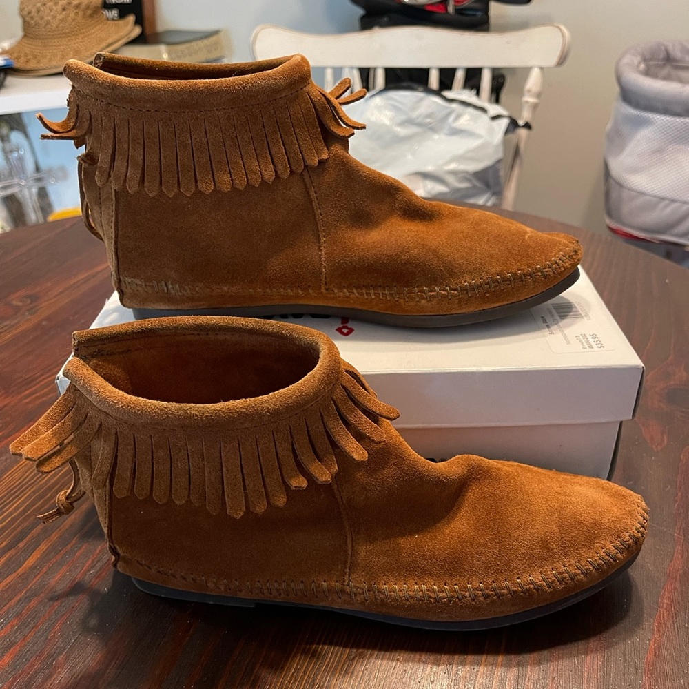 Minnetonka Back Zip Hardsole Boot